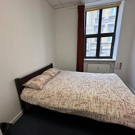 Economic Rooms- 24h Self Check-in Oda ve Kahvaltı Poznan